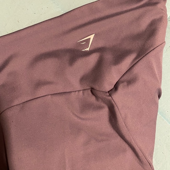 Gymshark crops - Picture 2 of 2